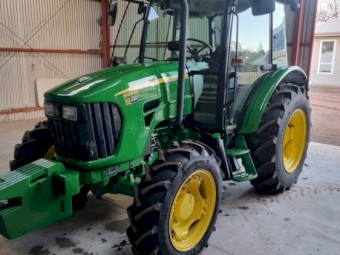 2020 John Deere 5105M Tractor with Cab