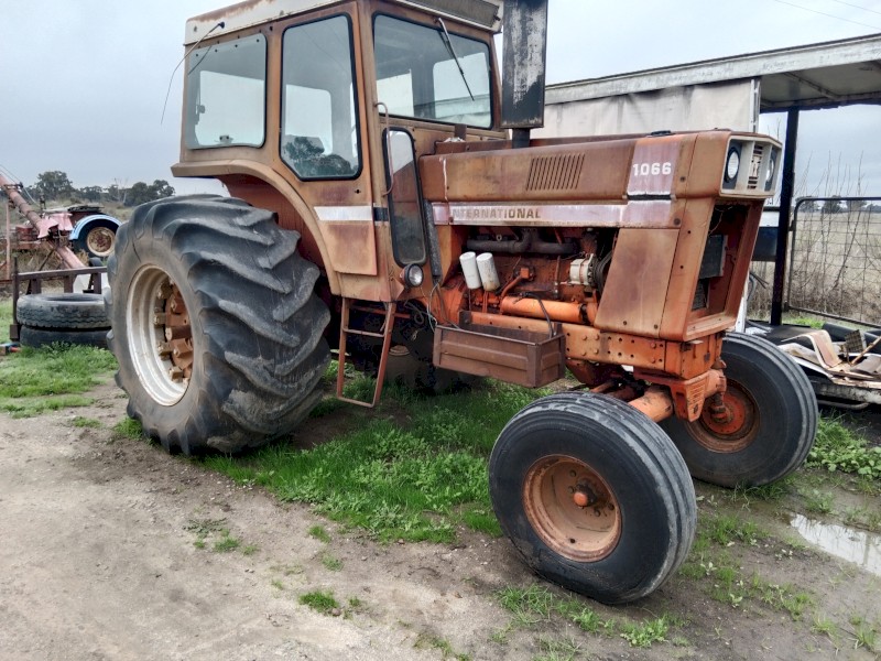 International 1066 draw bar tractor