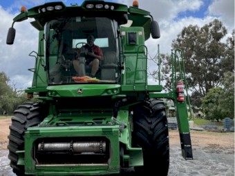 2015 John Deere S670 Combine and 635D Front and Trailer