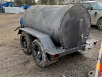 Red dog 2000L mobile fuel tank