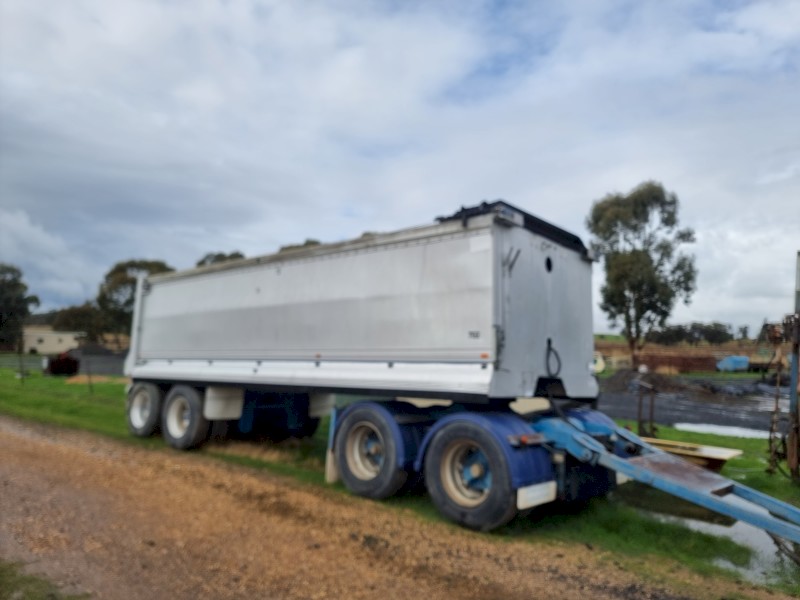 2013 Huski Bogie Tipper