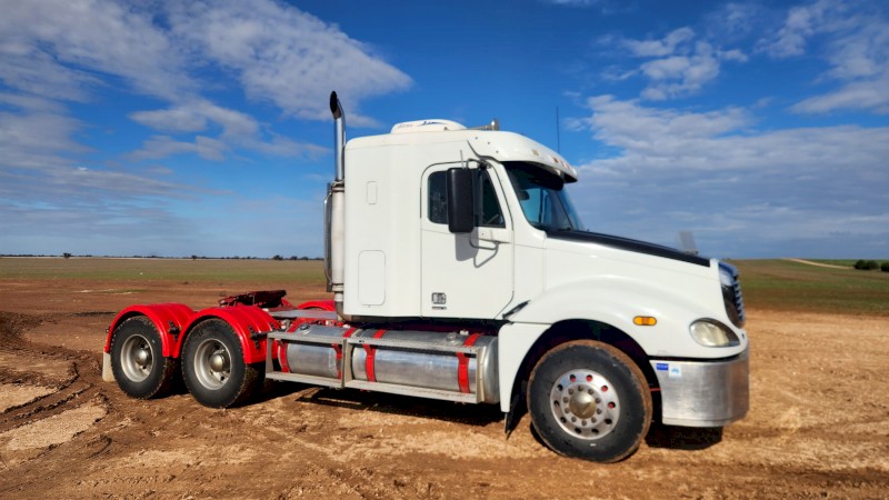 2007 Frieghtliner Columbia Prime Mover