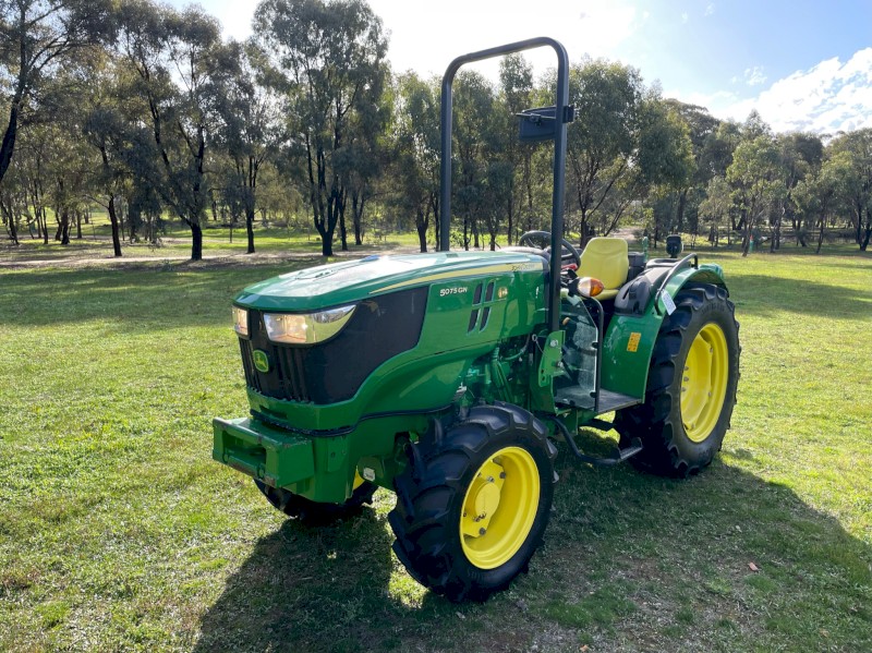 John Deere 5075GN Orchard Tractor