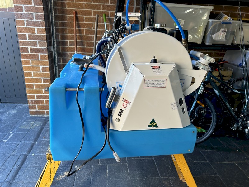 QR200 - L shape 200L remote retractable reel