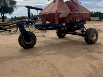 Morris Concept 2000 & 7130 2 bin Air Cart