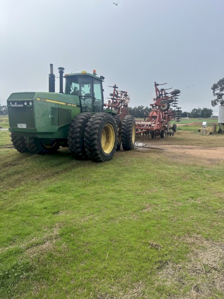 John Deere 8960 & Concept 2000 Bar & 7130 cart