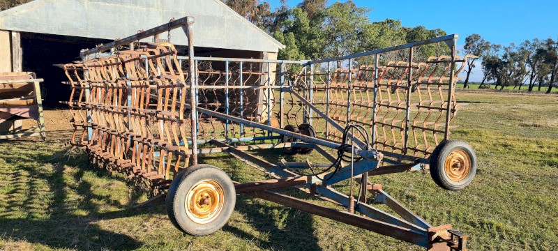 40' Hydraulic Harrows