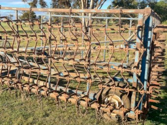 40' Hydraulic Harrows