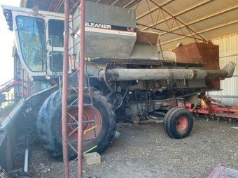 1980 Gleaner L2 Header with 24ft front