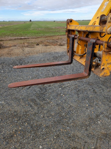 JCB Telehandler Pallet forks