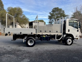 2022 Isuzu N Series NPS 75/45-155 Truck