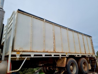 21ft Nixon's tipping tray with bin Inc all hydraulics and controls