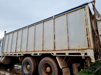 21ft Nixon's tipping tray with bin Inc all hydraulics and controls