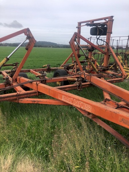 Morris Magnum Chisel Plough (with additional points available)