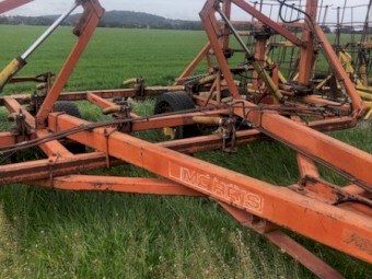 Morris Magnum Chisel Plough (with additional points available)