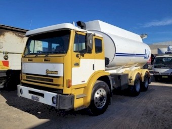 2000 International Acco Water Truck with 15,000 litre stainless steel tank