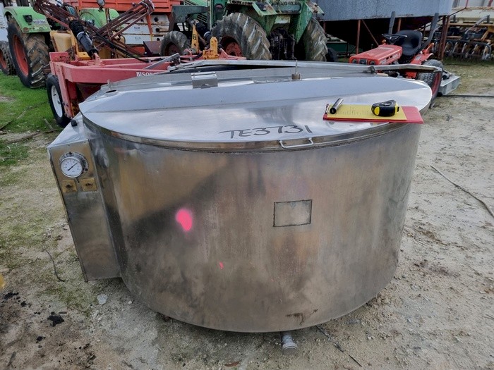 Round Stainless Steel Milk Vat - 1800 Litres