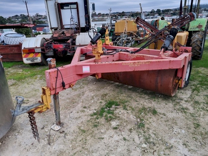 Bison Trailing Roller
