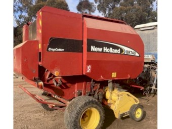 2003 New Holland BR 740 Round Baler