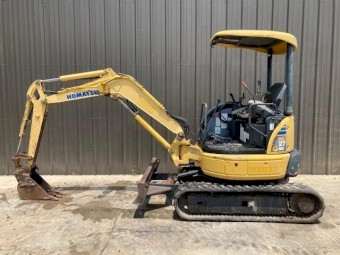 2004 KOMATSU PC27MR
