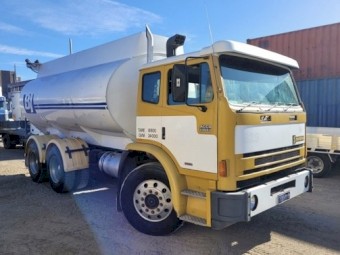2000 International Acco Water Truck with 15,000 litre stainless steel tank