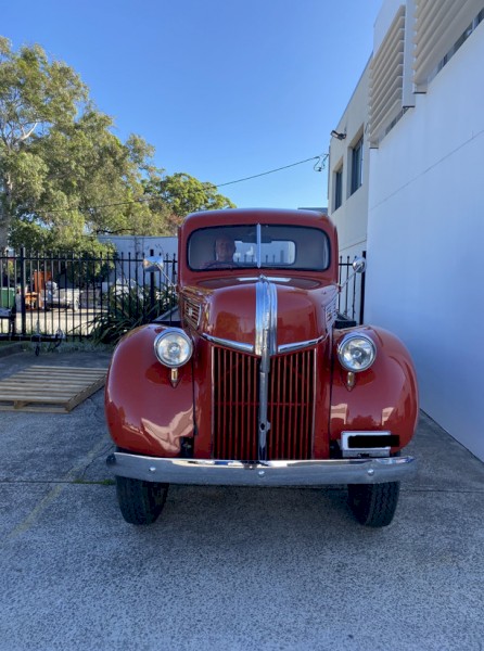 1941 V8 Ford Jailbar