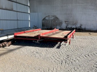 Tub Grinder with large bale conveyor
