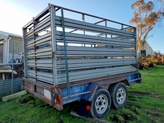 Tandem Axle Trailer with Stock Crate