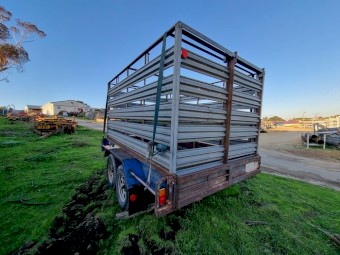 Tandem Axle Trailer with Stock Crate