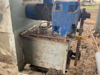Live Bottom Bin with Electric Motor