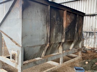 Live Bottom Bin with Electric Motor