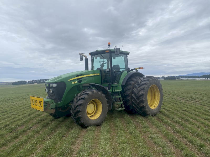 John Deere 7830 Tractor