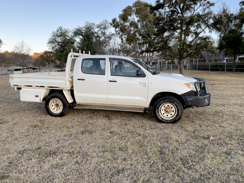 Toyota Hilux SR 3.0 L