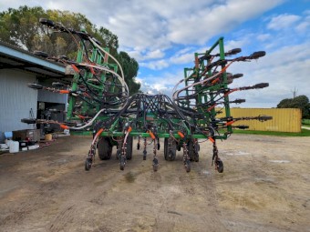 Ausplow DBS 30' Precision Seeder with liquid kit
