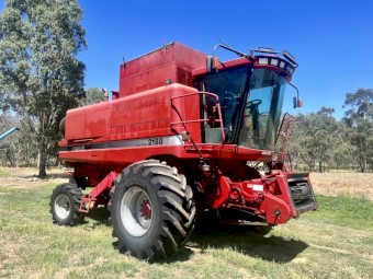 1997 Case IH 2188 Header with Front and Trailer