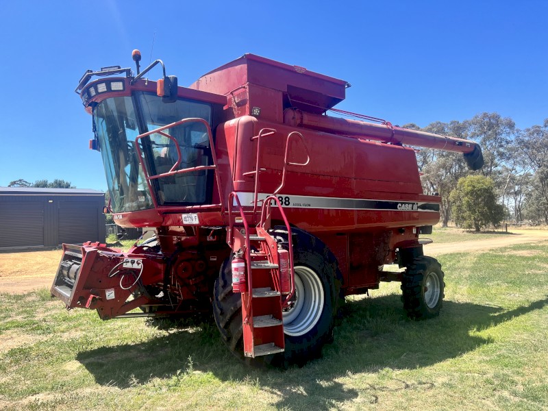 1997 Case IH 2188 Header with Front and Trailer