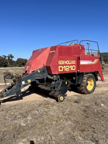 New Holland D1210 big square baler 