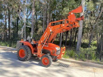 KUBOTA L3800 HST TRANSMISSION LOW HOURS