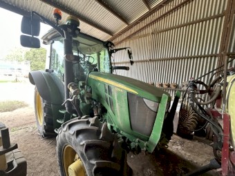 2018 John Deere 5125R Tractor