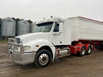 2006 Freighliner Columbia Cl112