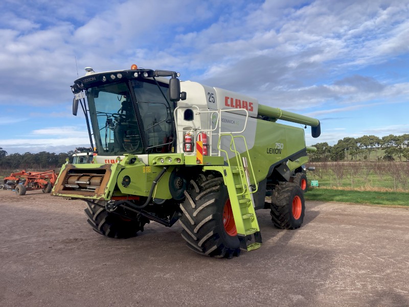 2012 Claas Lexion 750 Header