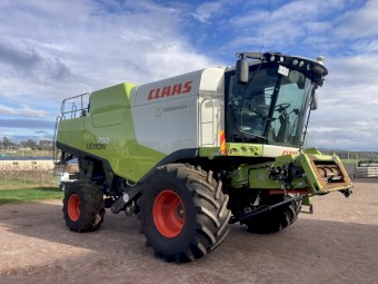 2012 Claas Lexion 750 Header