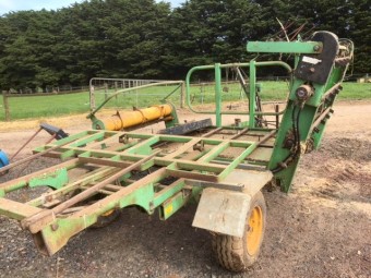     ElectroFeed big squre and round bale feeder 
