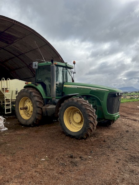 2005 John Deere 8520 Tractor