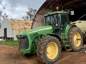 2005 John Deere 8520 Tractor