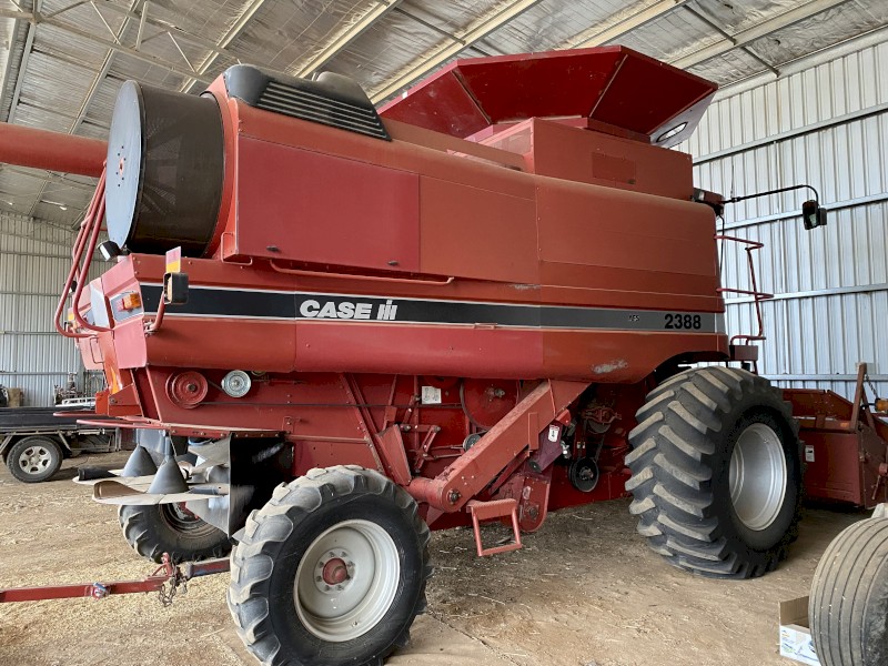 2000 Case IH 2388 Header with Fronts