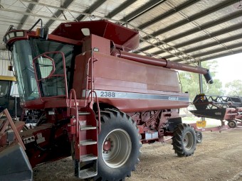 2000 Case IH 2388 Header with Fronts