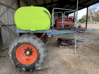 2000lt Trailing tank and rate controller