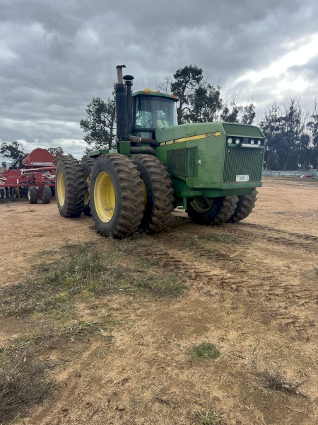 John Deere 8960