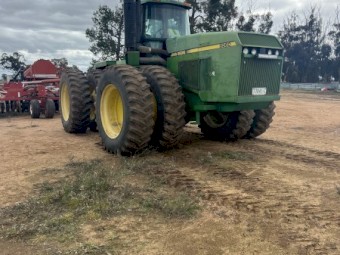 John Deere 8960